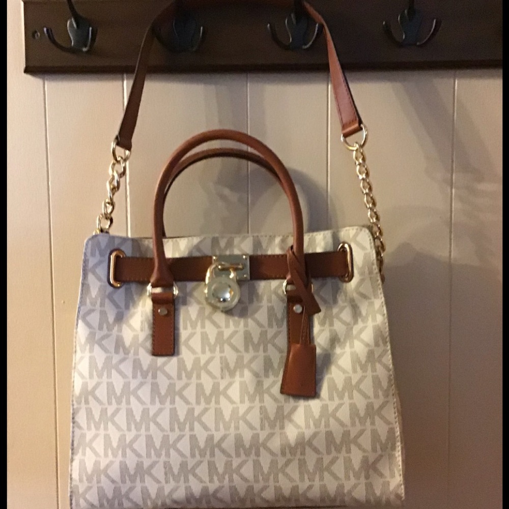 Michael Kors bag. Excellent mint condition.